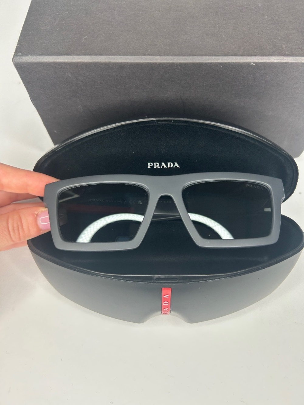 Prada Linea Rossa PS 02ZSU